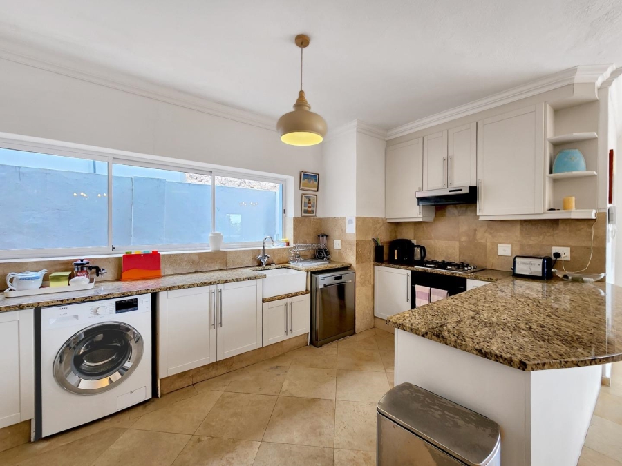 To Let 3 Bedroom Property for Rent in Camps Bay Western Cape